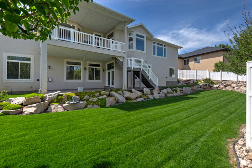 Image 6 of property listing at 12139 S LAMPTON VIEW DR, Riverton, UT 84065