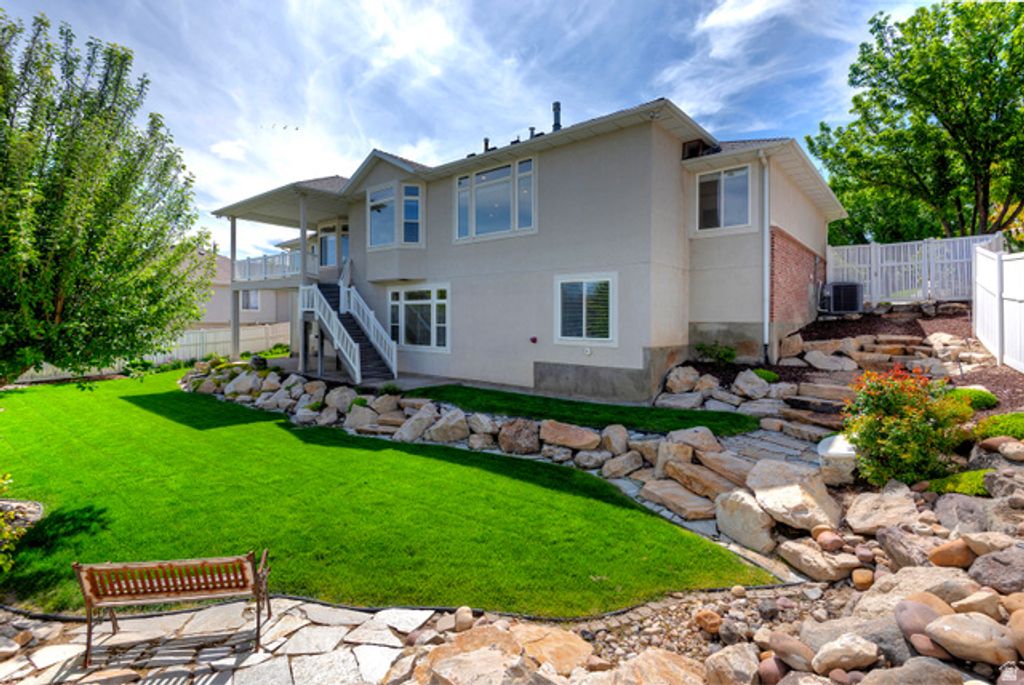 Image 7 of property listing at 12139 S LAMPTON VIEW DR, Riverton, UT 84065