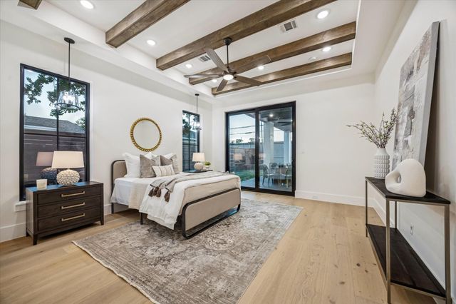 431 W 30th Street, Houston, TX 77018