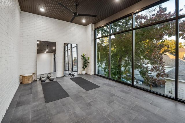 431 W 30th Street, Houston, TX 77018