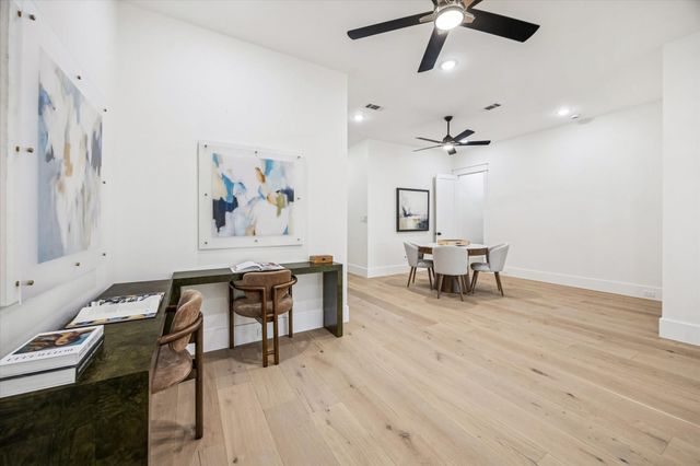 431 W 30th Street, Houston, TX 77018