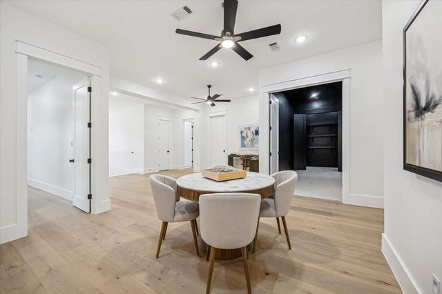 431 W 30th Street, Houston, TX 77018