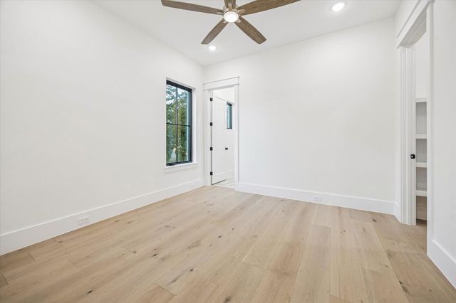 431 W 30th Street, Houston, TX 77018