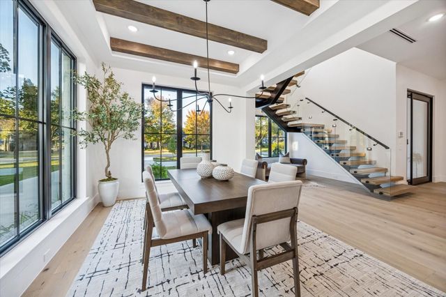 431 W 30th Street, Houston, TX 77018