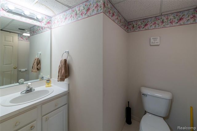 6 Canfield Circle, Dearborn Heights, MI 48127