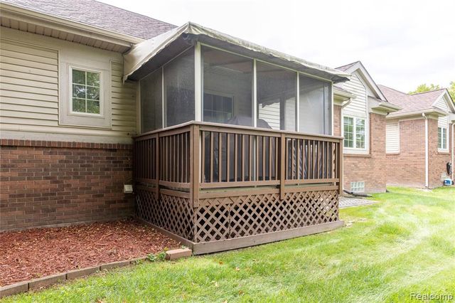 6 Canfield Circle, Dearborn Heights, MI 48127