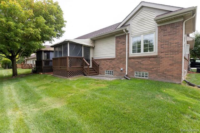 6 Canfield Circle, Dearborn Heights, MI 48127