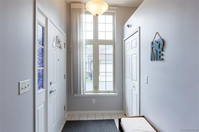 6 Canfield Circle, Dearborn Heights, MI 48127