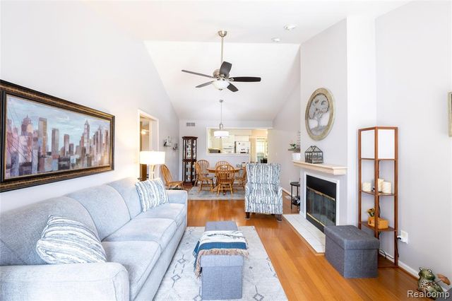 6 Canfield Circle, Dearborn Heights, MI 48127