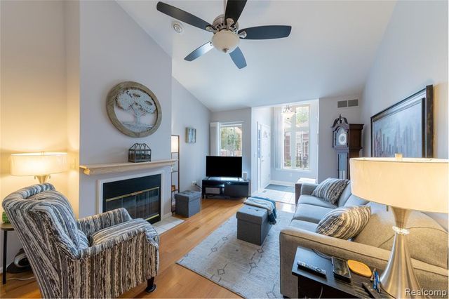 6 Canfield Circle, Dearborn Heights, MI 48127