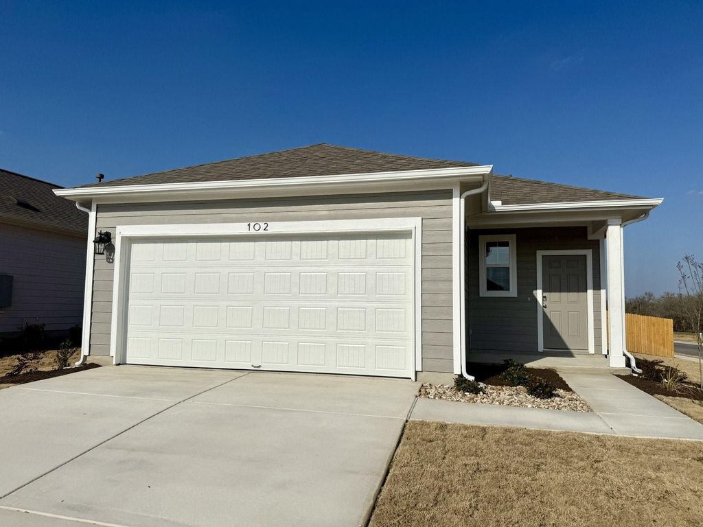 102 Two Bits LN, Elgin, TX 78621