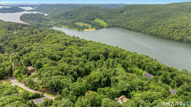 3-C Flak Lane, New Fairfield, CT 06812