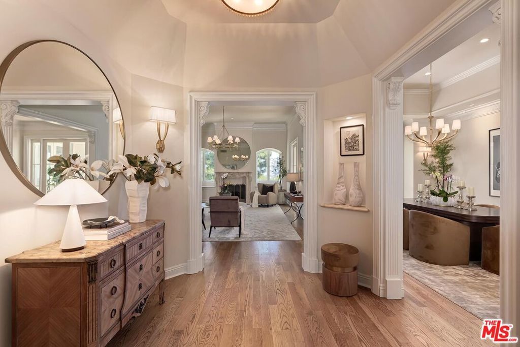 Image 1 of property listing at 10102 Empyrean Way 304, Los Angeles, CA 90067