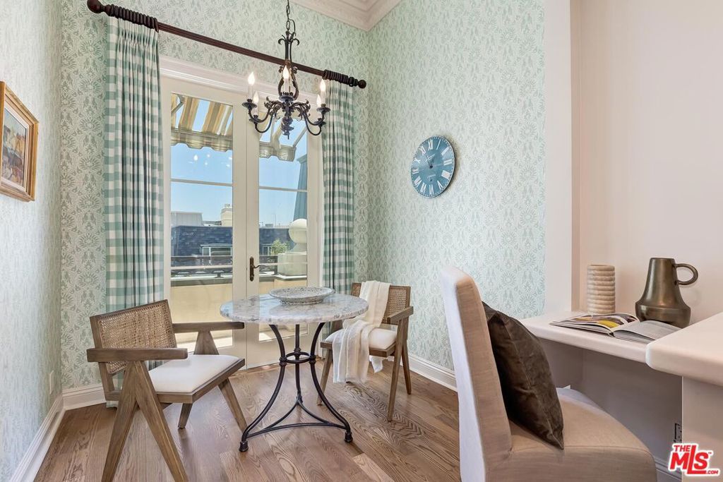 Image 11 of property listing at 10102 Empyrean Way 304, Los Angeles, CA 90067