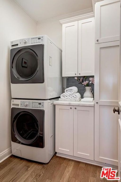 Image 12 of property listing at 10102 Empyrean Way 304, Los Angeles, CA 90067