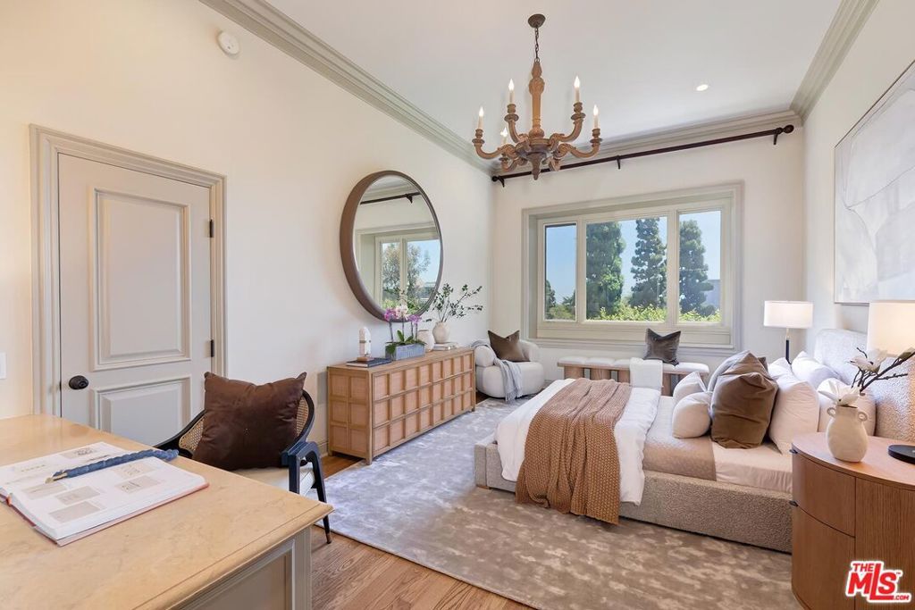 Image 13 of property listing at 10102 Empyrean Way 304, Los Angeles, CA 90067