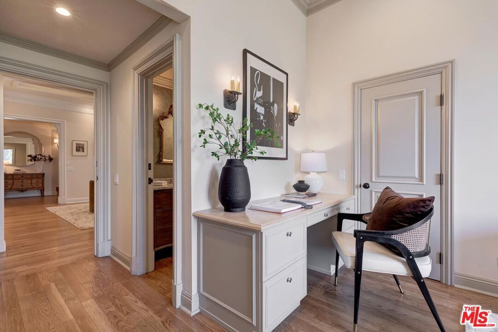 Image 14 of property listing at 10102 Empyrean Way 304, Los Angeles, CA 90067