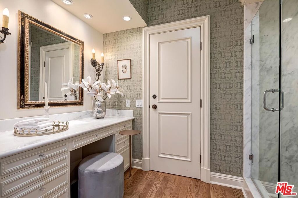 Image 20 of property listing at 10102 Empyrean Way 304, Los Angeles, CA 90067