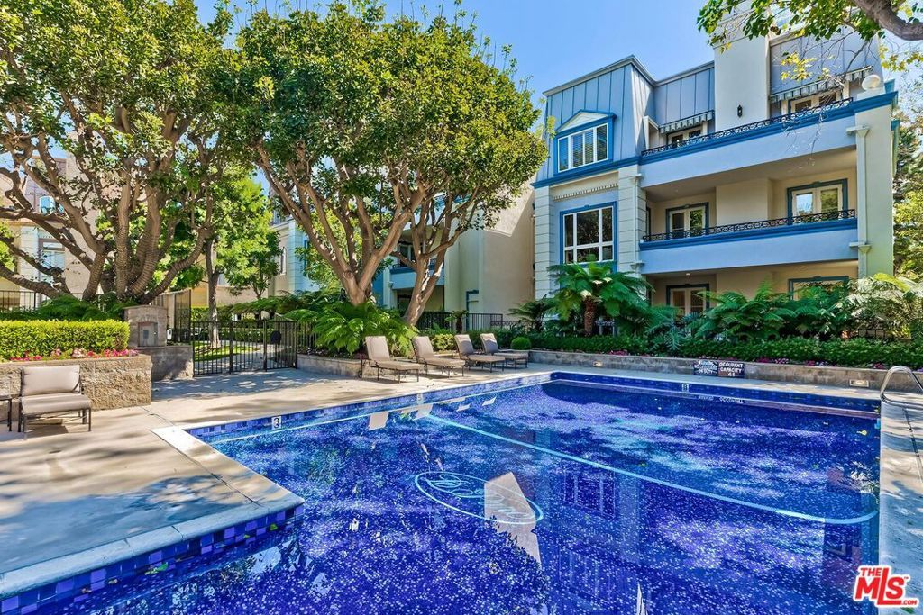 Image 25 of property listing at 10102 Empyrean Way 304, Los Angeles, CA 90067
