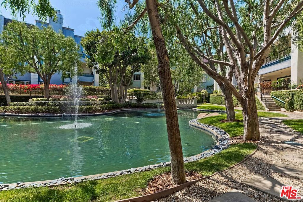 Image 26 of property listing at 10102 Empyrean Way 304, Los Angeles, CA 90067