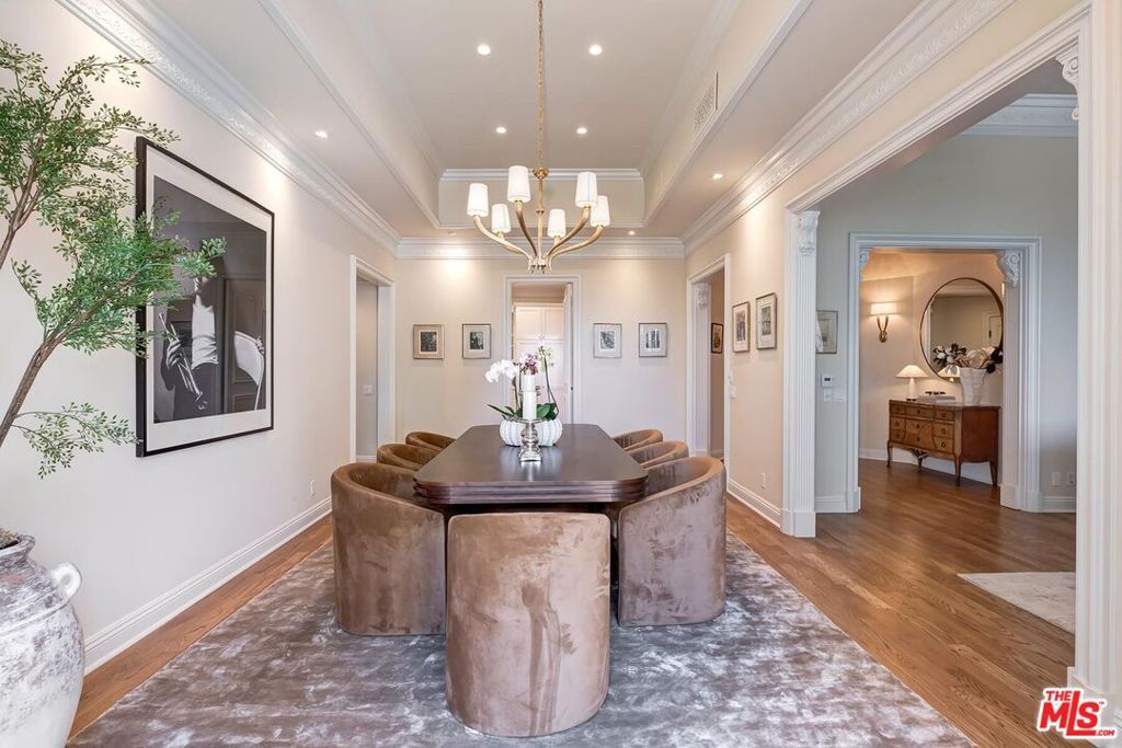 Image 6 of property listing at 10102 Empyrean Way 304, Los Angeles, CA 90067