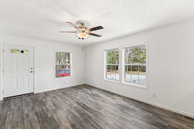 40 Pine Street, Hinsdale, NH 03451