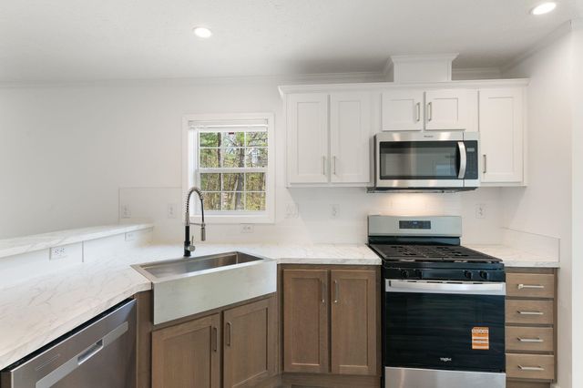 40 Pine Street, Hinsdale, NH 03451
