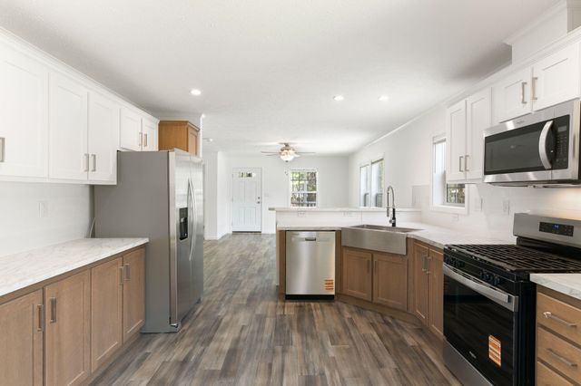 40 Pine Street, Hinsdale, NH 03451