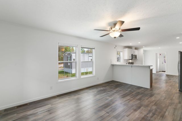 40 Pine Street, Hinsdale, NH 03451