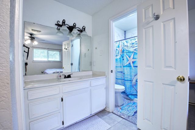 729 Newman Street, Angleton, TX 77515