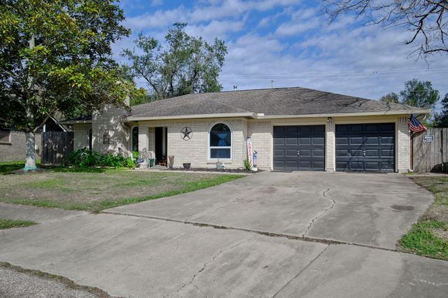 729 Newman Street, Angleton, TX 77515