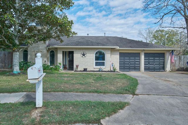 729 Newman Street, Angleton, TX 77515