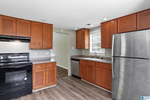 1256 GLENRIDGE LANE, Bessemer, AL 35022