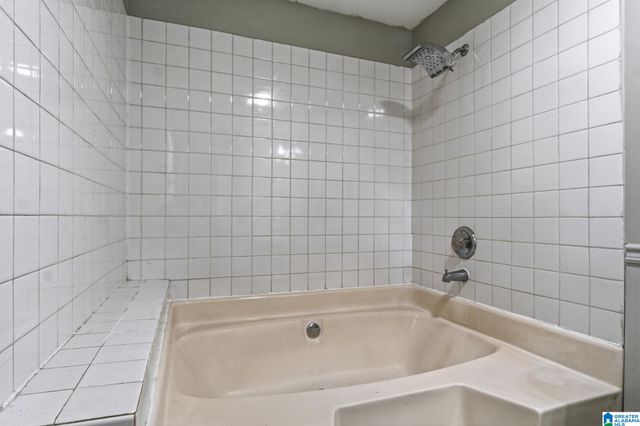 1256 GLENRIDGE LANE, Bessemer, AL 35022