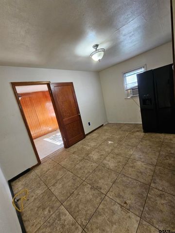 2000 Laura Lee, Kilgore, TX 75662