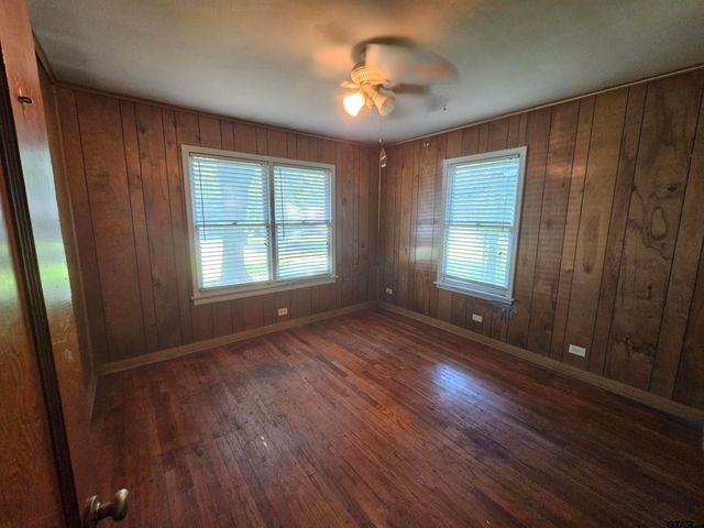 2000 Laura Lee, Kilgore, TX 75662