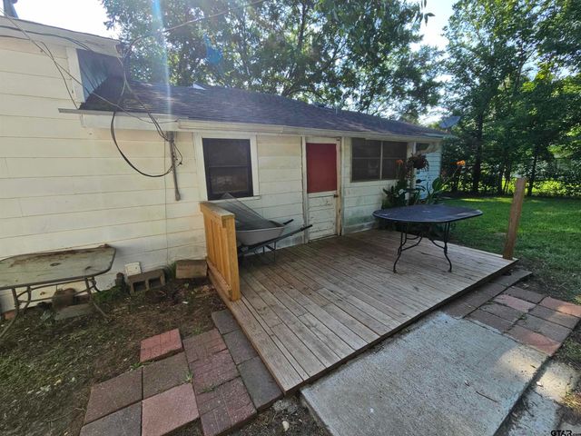 2000 Laura Lee, Kilgore, TX 75662