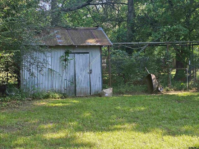 2000 Laura Lee, Kilgore, TX 75662