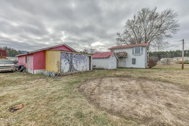 920 North Highway 421, Mountain City, TN 37683