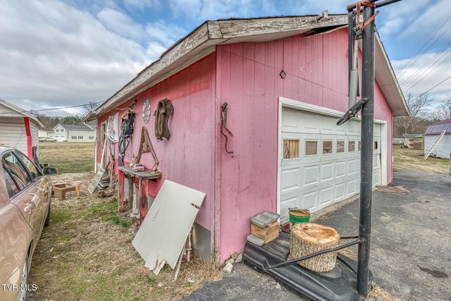 920 North Highway 421, Mountain City, TN 37683