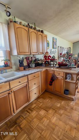 920 North Highway 421, Mountain City, TN 37683