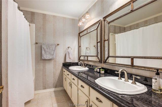 8908 Driftwood Drive, College Station, TX 77845