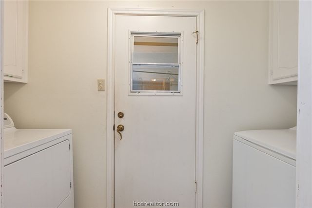 8908 Driftwood Drive, College Station, TX 77845