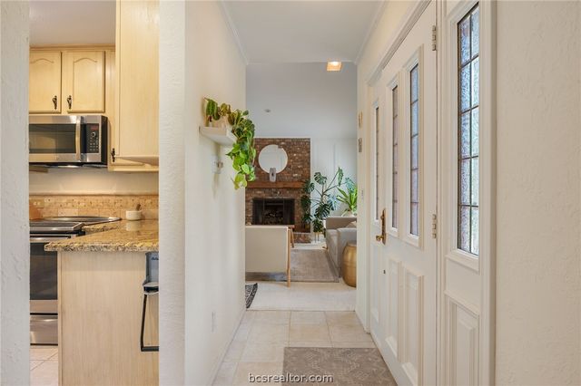8908 Driftwood Drive, College Station, TX 77845