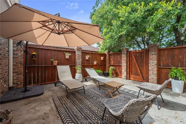 8908 Driftwood Drive, College Station, TX 77845
