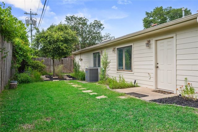 8908 Driftwood Drive, College Station, TX 77845