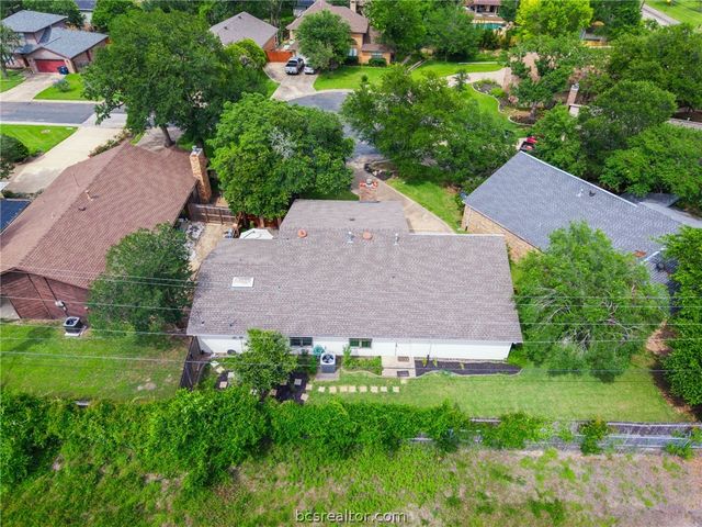 8908 Driftwood Drive, College Station, TX 77845