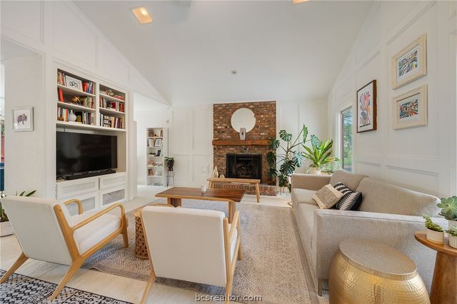 8908 Driftwood Drive, College Station, TX 77845