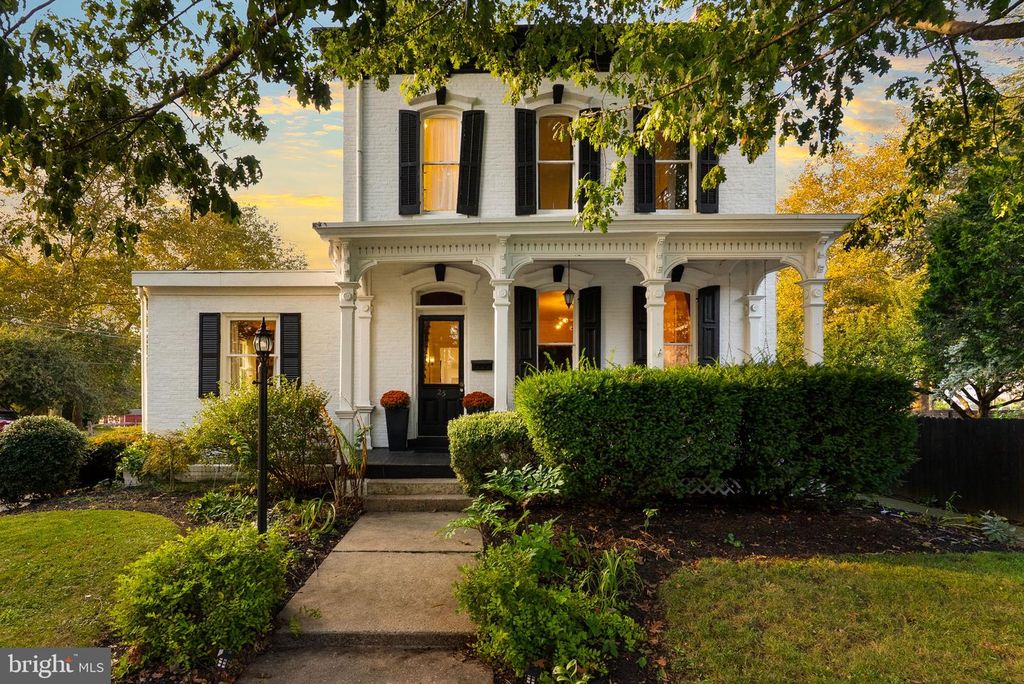 25 W HIGH ST, Marietta, PA 17547