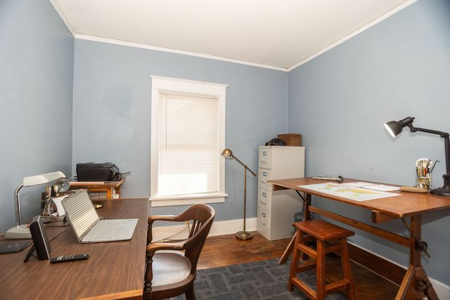 219 W Oak Avenue, Wheaton, IL 60187